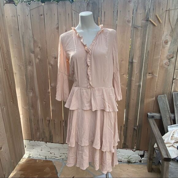 Iris & Ink Ruffled tiered crepe dress size 8 beige pink - Picture 4 of 11